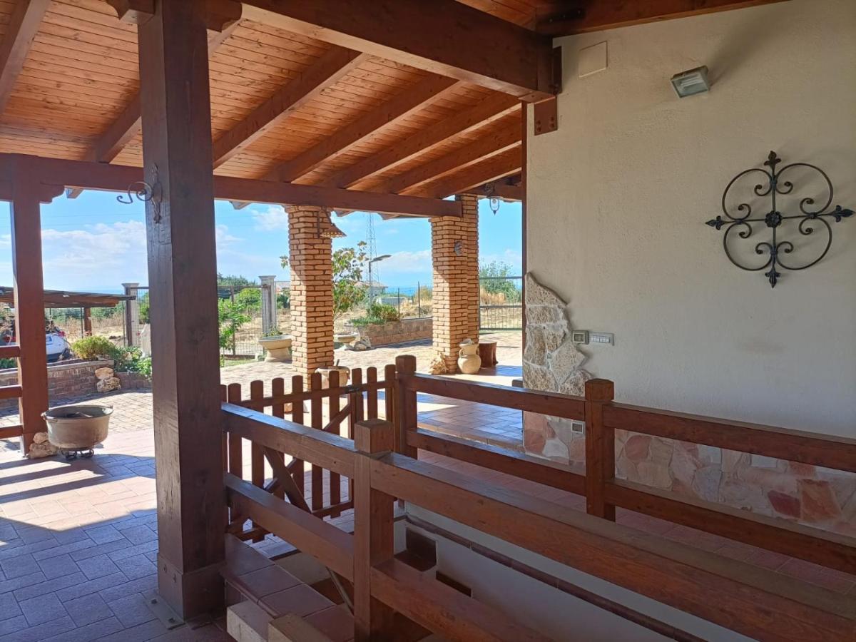 La Taverna Di Angela Amendolara Luaran gambar